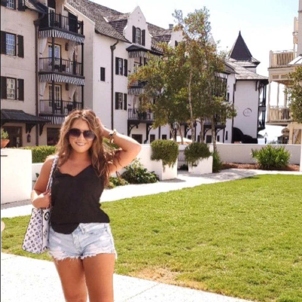 Meet your Posher, Hannah